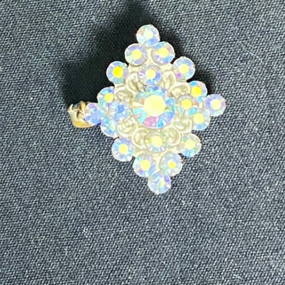 Sparkling Crystal Rhinestone Brooch Pin Statement Jewelry Accessory